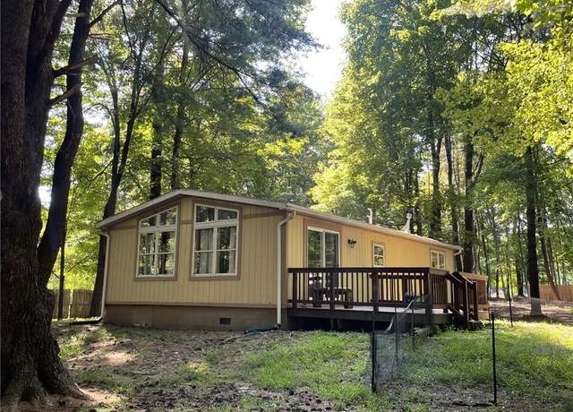 Property at 7 Dixon Ave, Woodstock, NY 12498, 2 beds, 2 baths