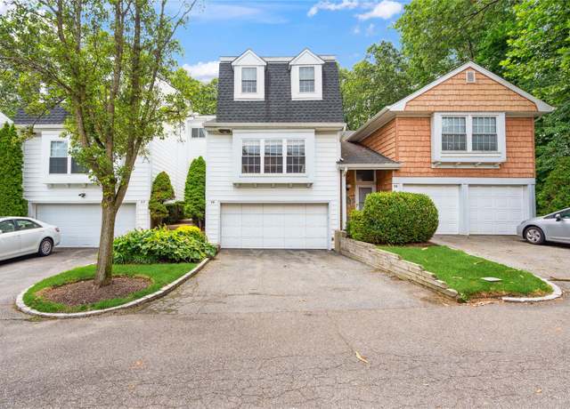Property at 28 The Mews, Syosset, NY 11791, 3 beds, 2.5 baths