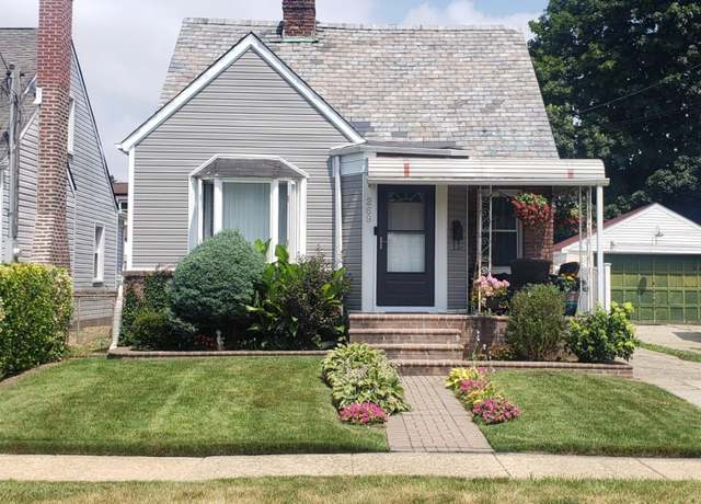 Property at 269 Windsor Pkwy, Hempstead, NY 11550, 4 beds, 2 baths