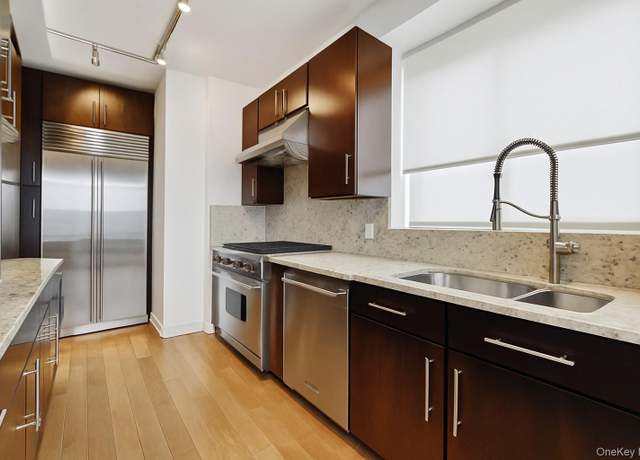 Property at 2727 Palisade Ave Unit 4H, Bronx, NY 10463, 4 beds, 2 baths