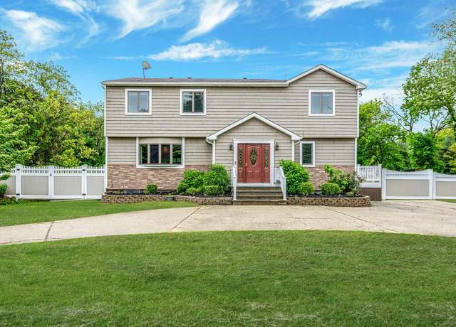 Property at 170 Oceanside St, Islip Terrace, NY 11752, 4 beds, 5 baths