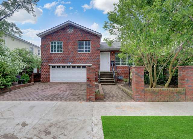 Property at 316 Oriental Blvd, Brooklyn, NY 11235, 3 beds, 2 baths