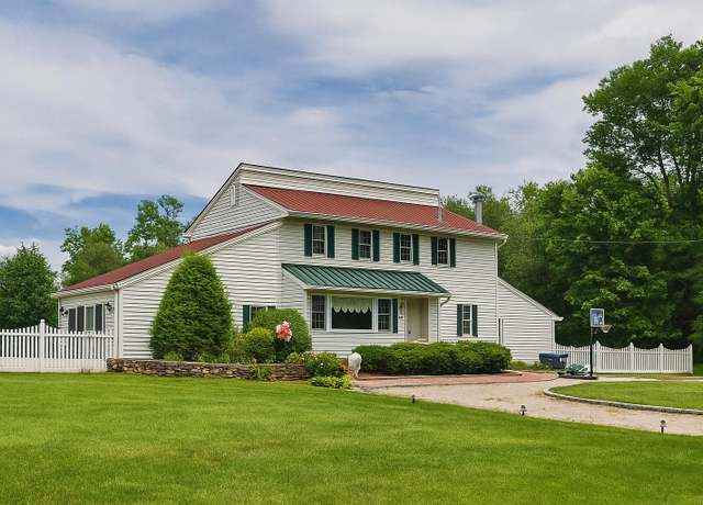 Property at 2 Sheafe Cir, Rock Tavern, NY 12575, 4 beds, 2.5 baths