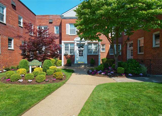 Property at 70 S Park Ave #112, Rockville Centre, NY 11570, 1 bed, 1 bath