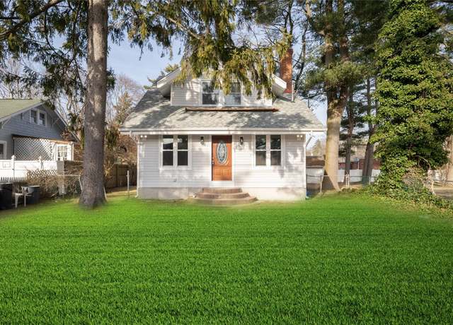Property at 39 S 5th Ave, Brentwood, NY 11717, 4 beds, 3 baths