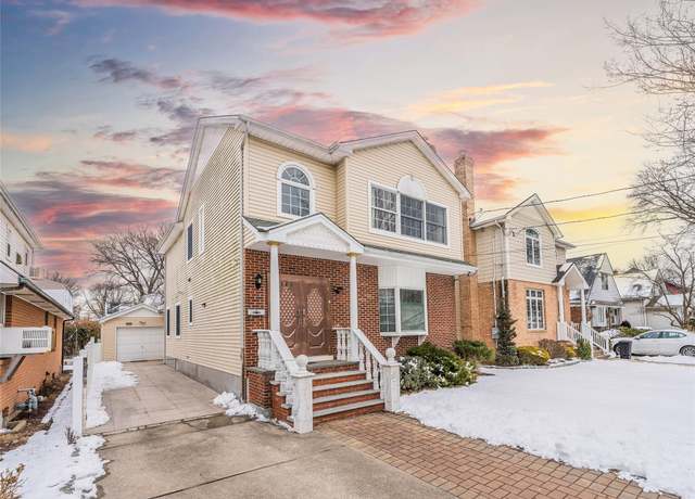 Property at 103 Holland Ave, Floral Park, NY 11001, 4 beds, 3.5 baths