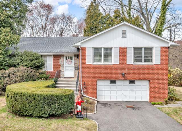Property at 95 Wrexham Rd, Bronxville, NY 10708, 3 beds, 2 baths