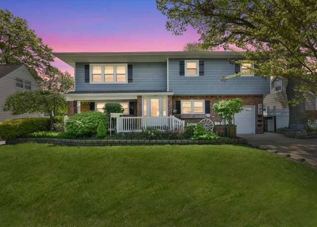 Property at 192 N Pine St, Massapequa, NY 11758, 5 beds, 3.5 baths