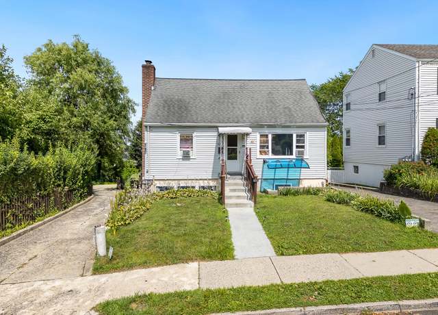 Property at 42 Jefferson Ave, White Plains, NY 10606, 6 beds, 2 baths