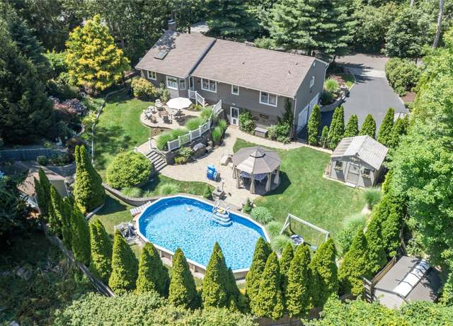 Property at 4 Suffolk Down, Shoreham, NY 11786, 5 beds, 3 baths