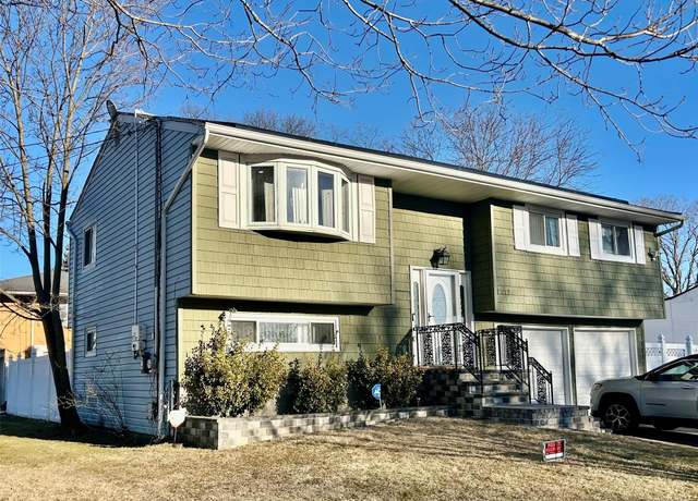 Property at 1517 Ohio Ave, Bay Shore, NY 11706, 4 beds, 2 baths