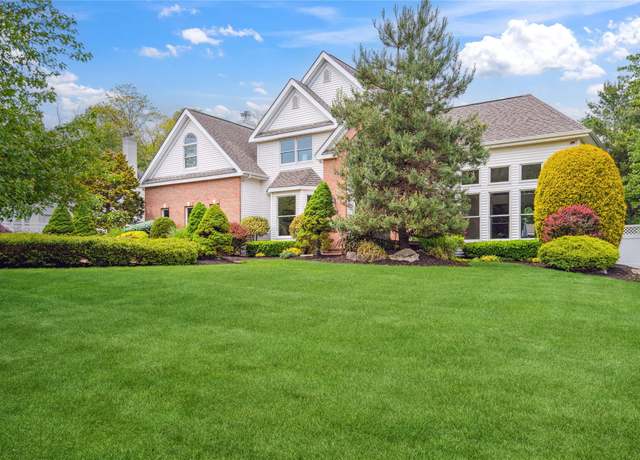 Property at 3 Sugar Maple Ct, Dix Hills, NY 11746, 4 beds, 3.5 baths