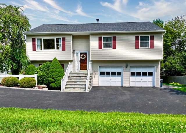Property at 14 Willard Pl, Monroe, NY 10950, 3 beds, 1.5 baths