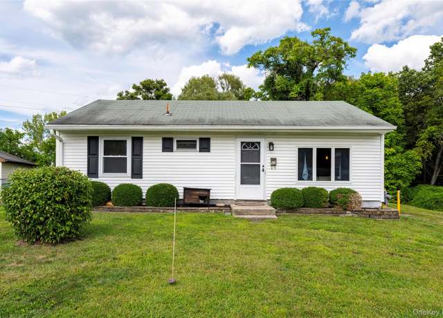 Property at 52 Van Wyck Dr, Poughkeepsie, NY 12601, 3 beds, 1 bath