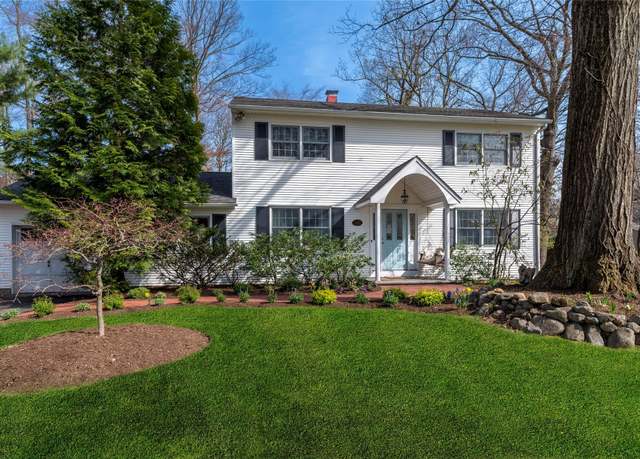 Property at 370 E Central Ave, Pearl River, NY 10965, 4 beds, 1.5 baths