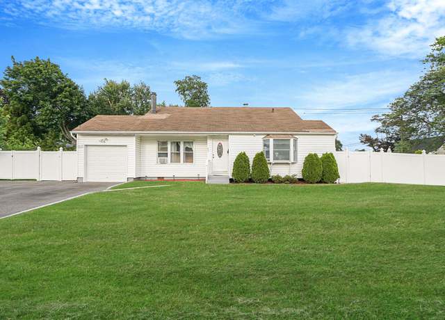 Property at 83 Chapel Hill Dr, Brentwood, NY 11717, 4 beds, 3 baths