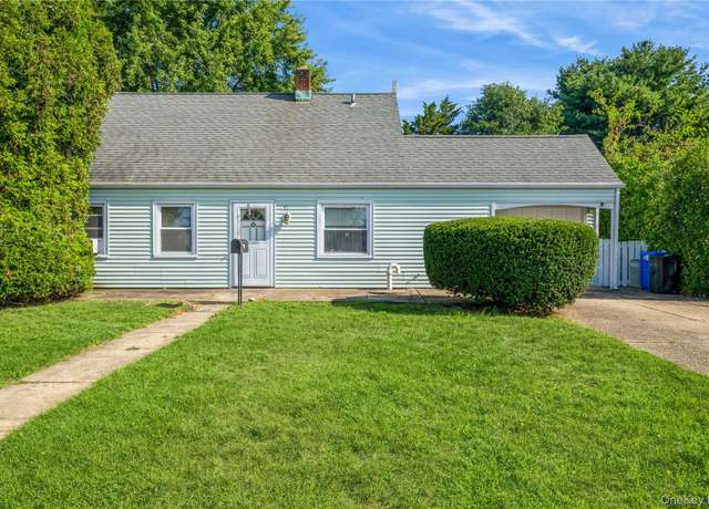 Property at 41 Chase Ln, Levittown, NY 11756, 4 beds, 1 bath