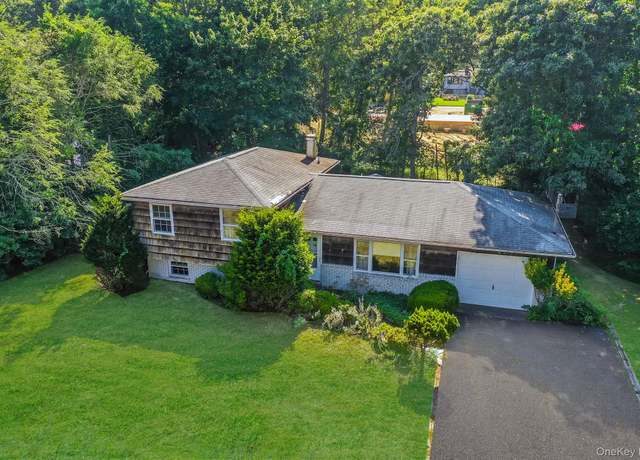 Property at 11 Easterly Rd, Hampton Bays, NY 11946, 3 beds, 2 baths
