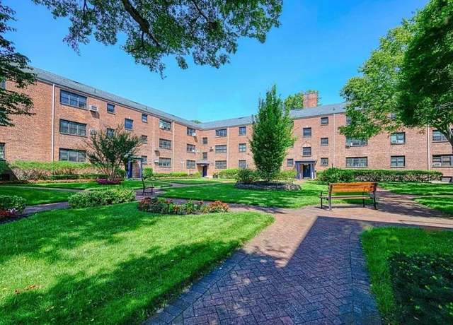 Property at 15 Beach Rd Unit 2P, Great Neck, NY 11023, 2 beds, 1 bath