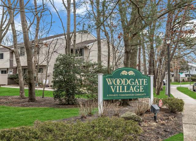 Property at 219 F Springmeadow Dr, Holbrook, NY 11741, 2 beds, 1.5 baths