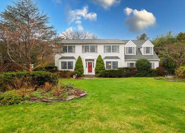 Property at 42 Jesse Way, Mount Sinai, NY 11766, 5 beds, 2.5 baths
