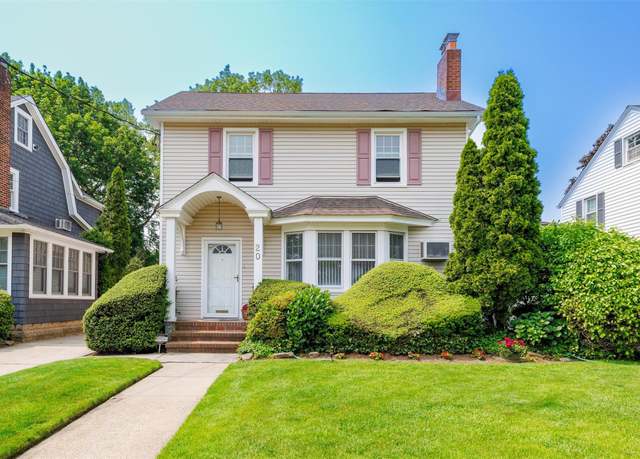 Property at 20 Hamilton St, Rockville Centre, NY 11570, 3 beds, 2.5 baths