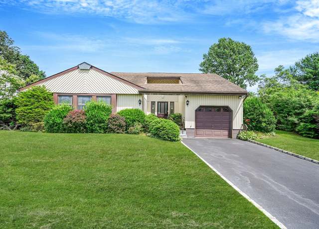 Property at 43 Forte Ave, Medford, NY 11763, 3 beds, 2 baths