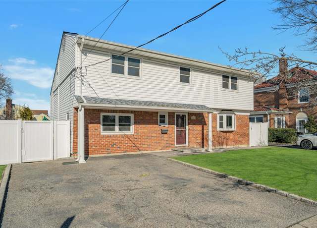 Property at 3191 Wilmarth Pl, Wantagh, NY 11793, 4 beds, 3 baths