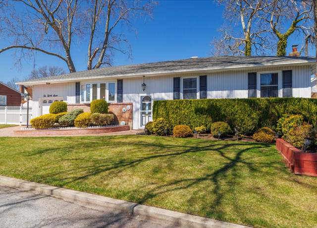Property at 1027 Elizabeth St, Baldwin Harbor, NY 11510, 3 beds, 2.5 baths