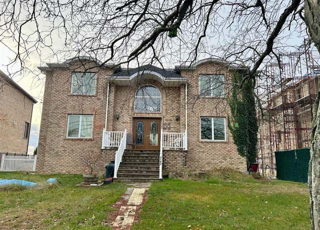 Property at 3142 Shore Rd, Bellmore, NY 11710, 3 beds, 2.5 baths