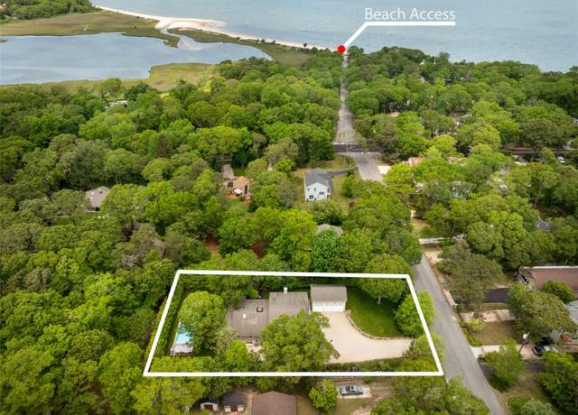 Property at 87 Washington Heights Ave, Hampton Bays, NY 11946, 4 beds, 3 baths