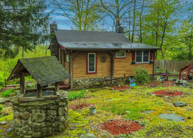 Property at 16 Arbor Trl, Monroe, NY 10950, 2 beds, 1 bath