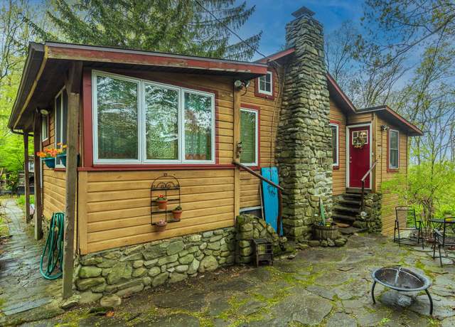 Property at 16 Arbor Trl, Monroe, NY 10950, 2 beds, 1 bath