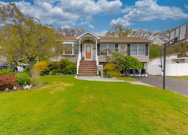 Property at 134 Jean Rd, West Islip, NY 11795, 4 beds, 2.5 baths