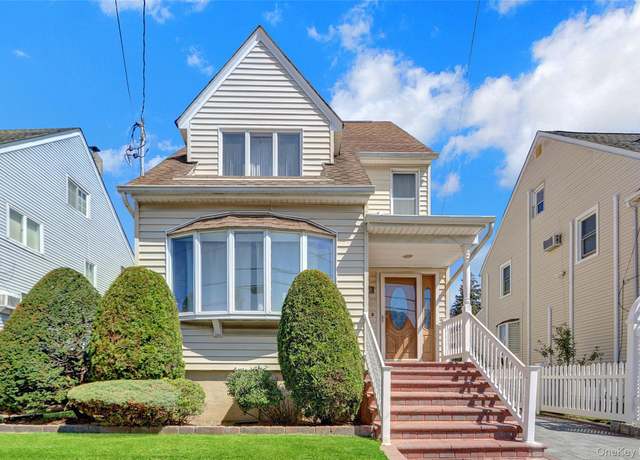 Property at 57 Munro Blvd, Valley Stream, NY 11581, 2 beds, 1.5 baths
