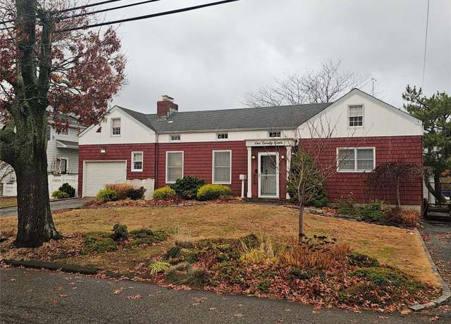 Property at 124 Mayhew Ave, Babylon, NY 11702, 4 beds, 2 baths
