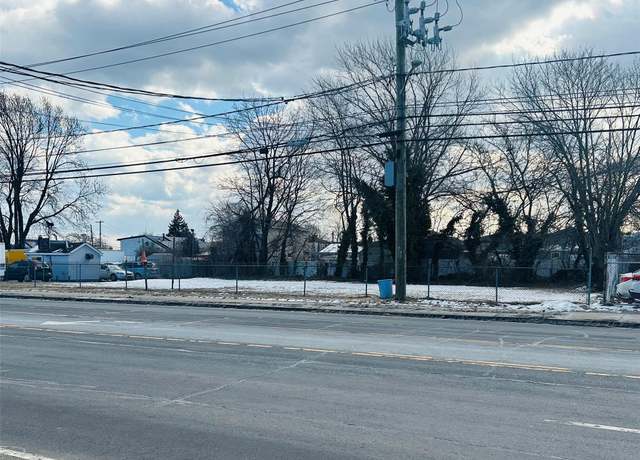 Property at 1360-1370 Merrick Rd, Lindenhurst, NY 11757