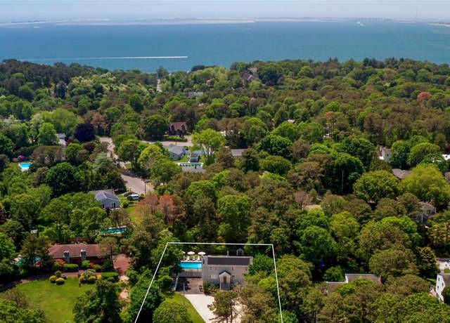 Property at 36 Charla Dr, Southampton, NY 11968, 6 beds, 6 baths