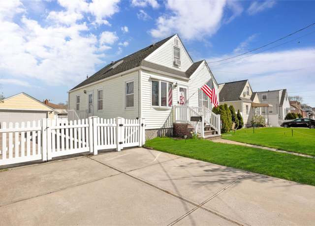 Property at 35 Franklin St, Elmont, NY 11003, 3 beds, 1 bath