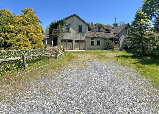 Property at 7 Senic Dr, Center Moriches, NY 11934, 5 beds, 4 baths
