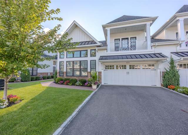 Property at 82101 Spruce Pond Cir #82101, Plainview, NY 11803, 3 beds, 2.5 baths