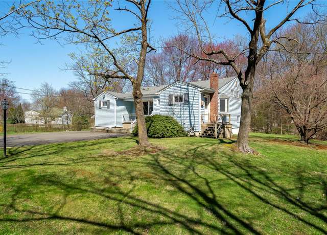 Property at 168 N Middletown Rd N, Nanuet, NY 10954, 5 beds, 2.5 baths