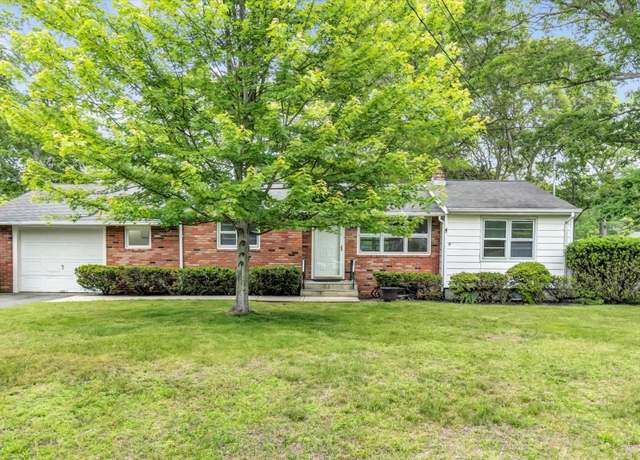Property at 4 Holiday Ct, Hampton Bays, NY 11946, 3 beds, 2 baths