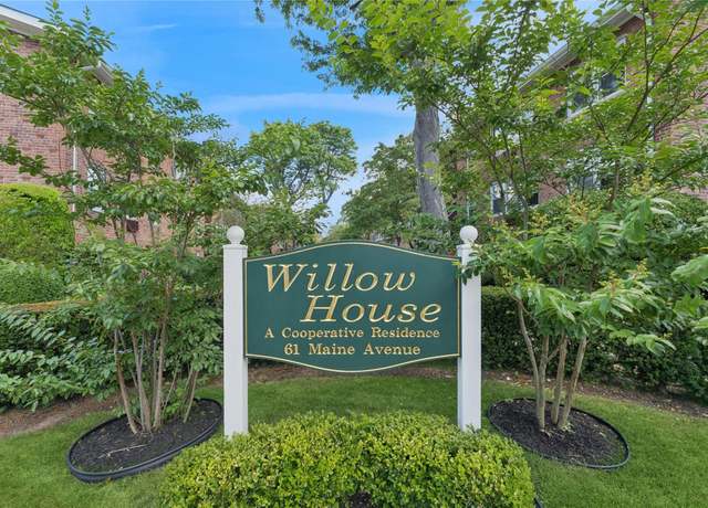 Property at 61 Maine Ave Unit F5, Rockville Centre, NY 11570, 1 bath
