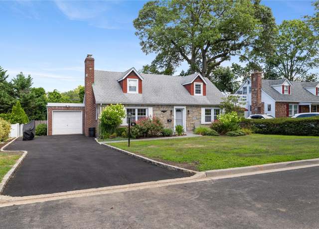 Property at 20 Glen Ln, Glen Head, NY 11545, 4 beds, 2 baths
