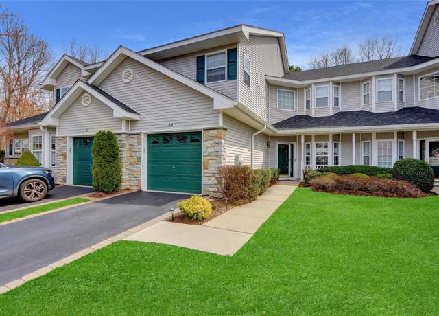 Property at 39 Willow Wood Dr #39, Setauket, NY 11733, 2 beds, 2.5 baths