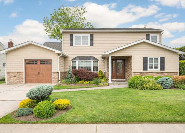 Property at 1248 Pleasant Rd, Wantagh, NY 11793, 6 beds, 3 baths