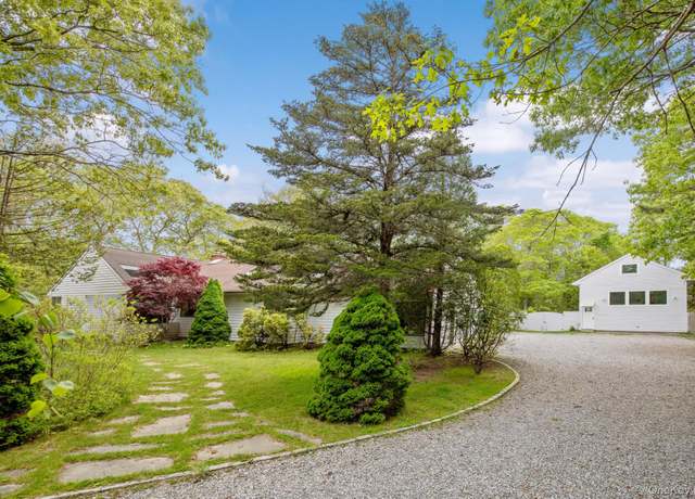 Property at 4 Evelyn Ct, Westhampton, NY 11978, 4 beds, 5.5 baths
