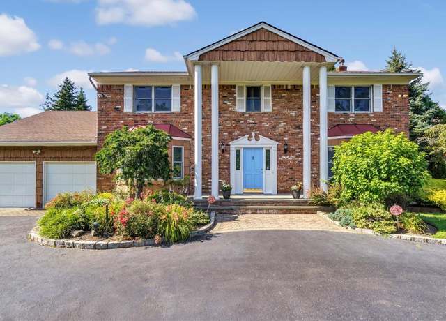Property at 51 Victor Ln, Woodbury, NY 11797, 5 beds, 3.5 baths