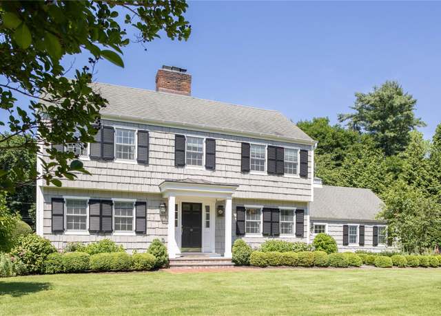 Property at 6 Meadow Pl, Lattingtown, NY 11560, 4 beds, 3.5 baths